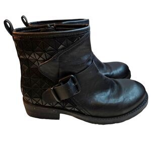 MTNG Tatum Boots Leather Textured Brand Logo Zip Closure Buckle Belt Size 37